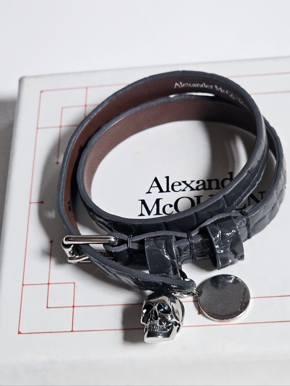 Alexander McQueen Gray Leather Double Wrap Bracelet with Skull Charm - Picture 7 of 7